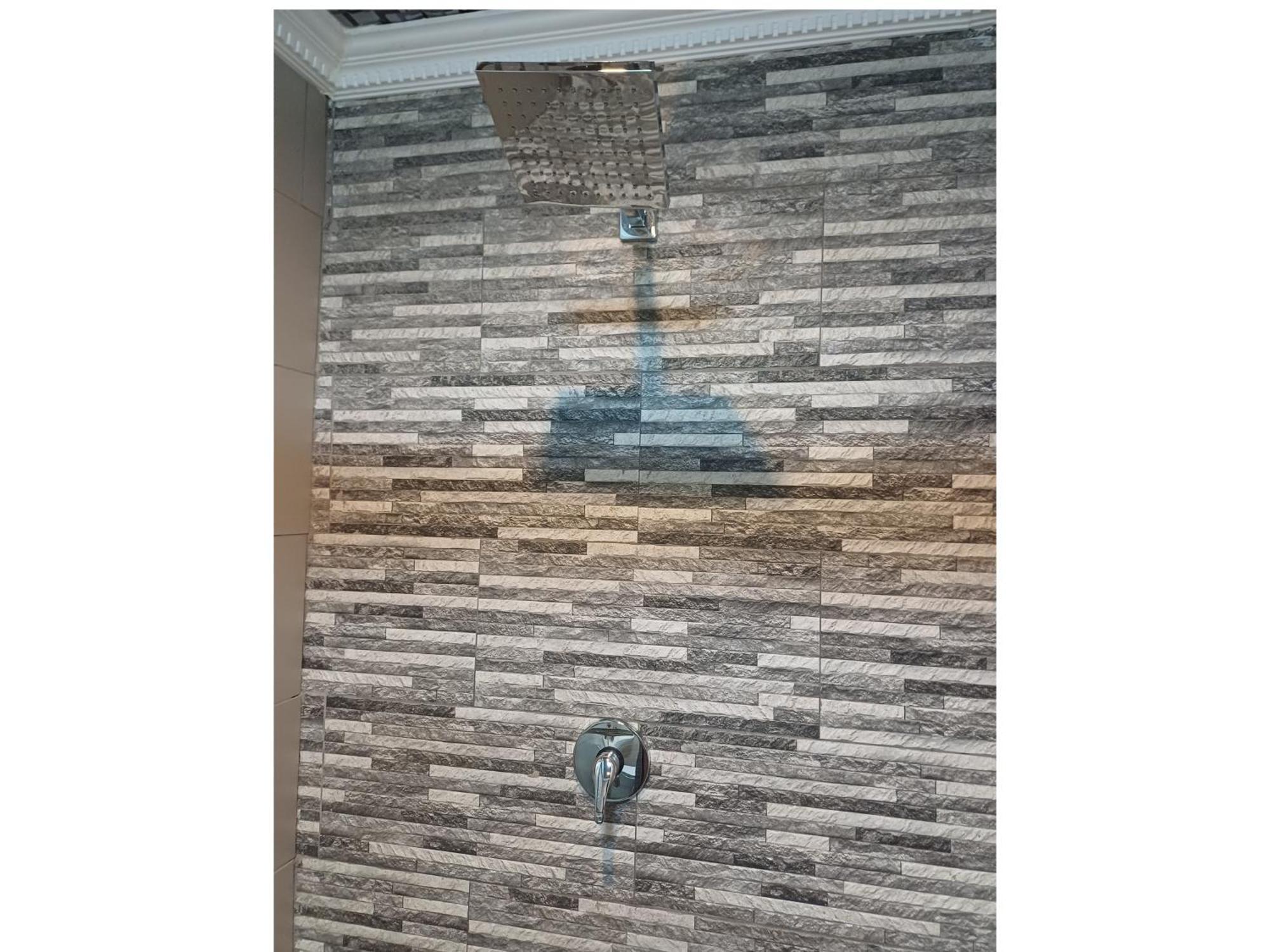 Delux Guesthouse Volksrust Bagian luar foto