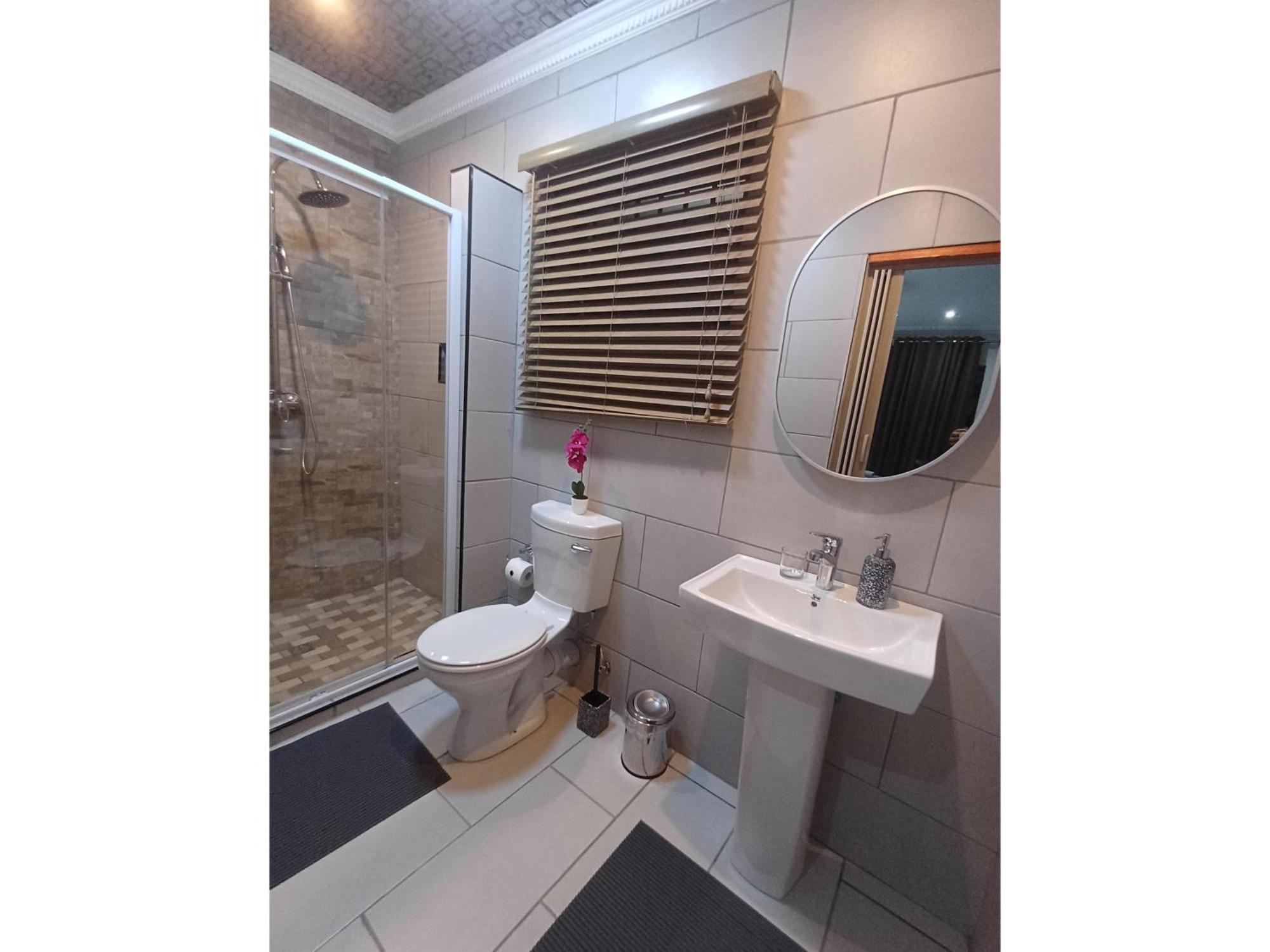 Delux Guesthouse Volksrust Bagian luar foto